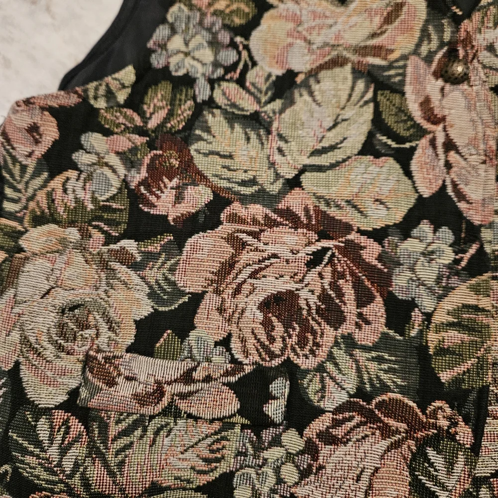 Barba Floral Tapestry Vest - Black, Pink, Green - Picture 3 of 7